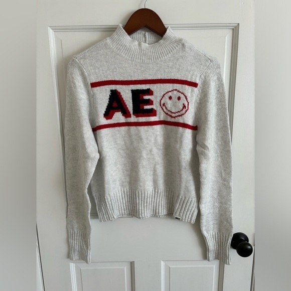 American Eagle Outfitters grey “AE” logo crewneck smiley size M new - Picture 1 of 5